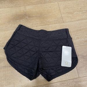 NWT Lululemon Hot Cheeks Short sz6
